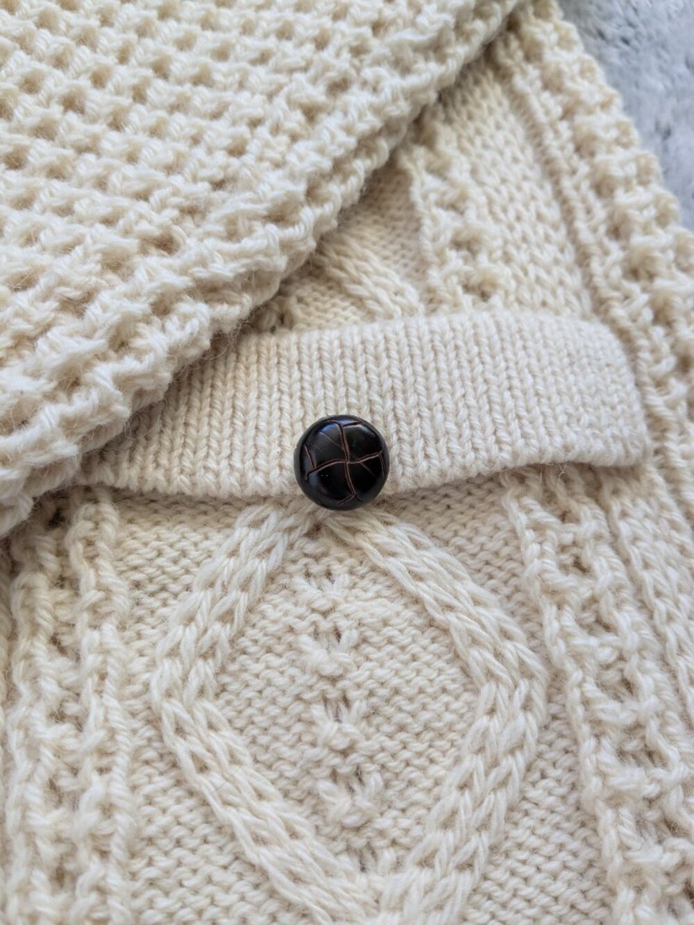 Gaeltarra Irish Cream Cardigan Sweater Chunky Size Large Pockets Buttons - Picture 6 of 8